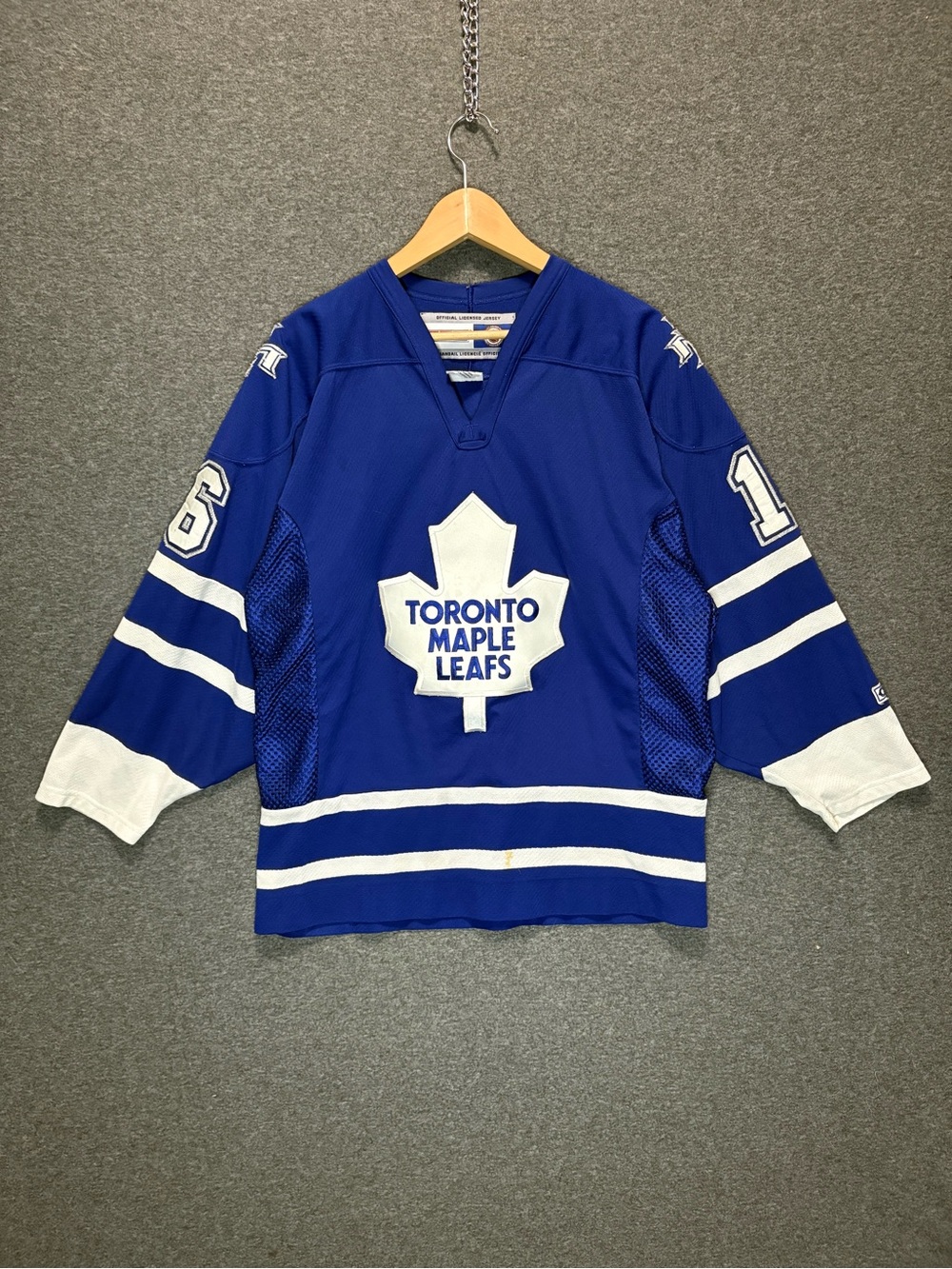 Vintage Toronto Maple Leaf Darcy Tucker #16 CCM Air-Knit Jersey Men’s Size M